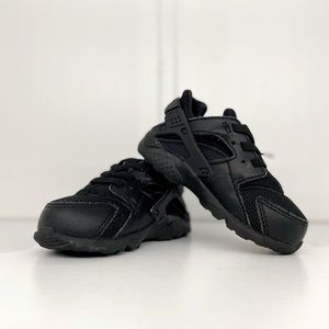 Toddler Nike Huaraches Size 7c Shoes